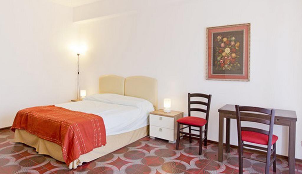 Residenza Paola Hotel Palermo Szoba fotó